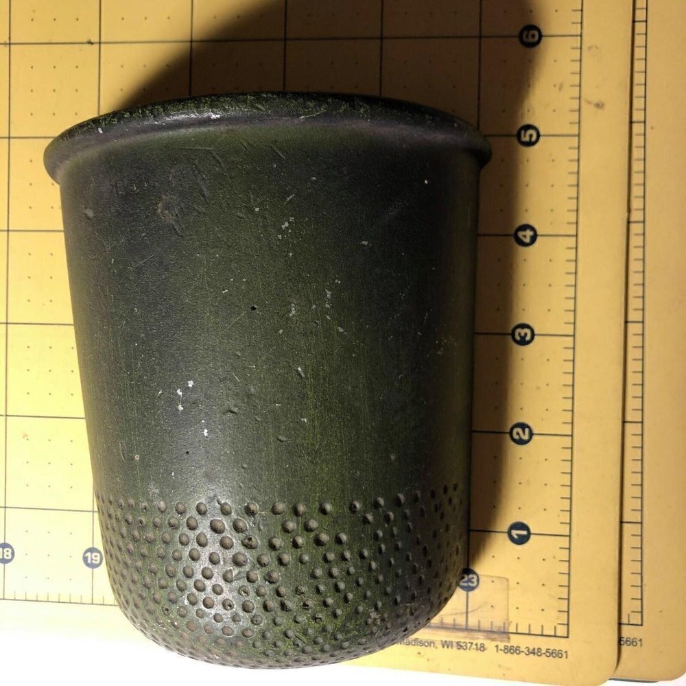 Vintage Sewing Thimble Wall Pocket Cast Aluminum Metal #1440 - Picture 5 of 5